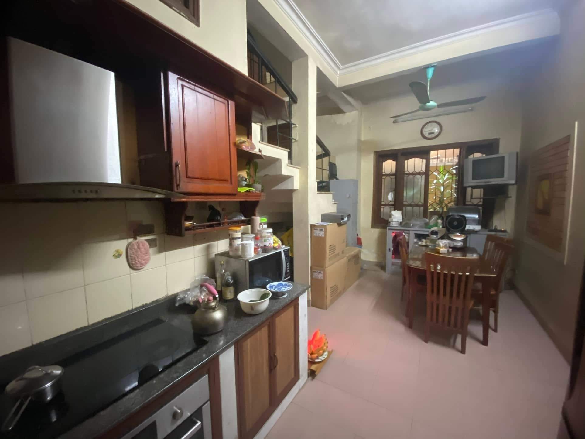 Nhà mặt phố Kim Ngưu, lô góc 2 mặt tiền, 65m2, MT 4m, giá 261 triệu/m2