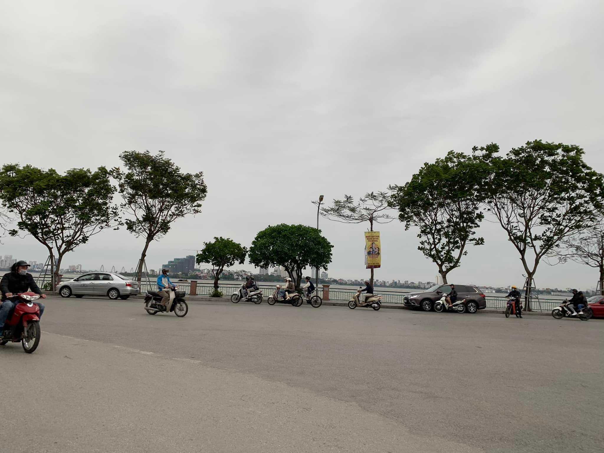 Bán Nhà phố Xuân Diệu vị trí cực đẹp: dt 232m, mt 8m, 7 tầng (5 sao)