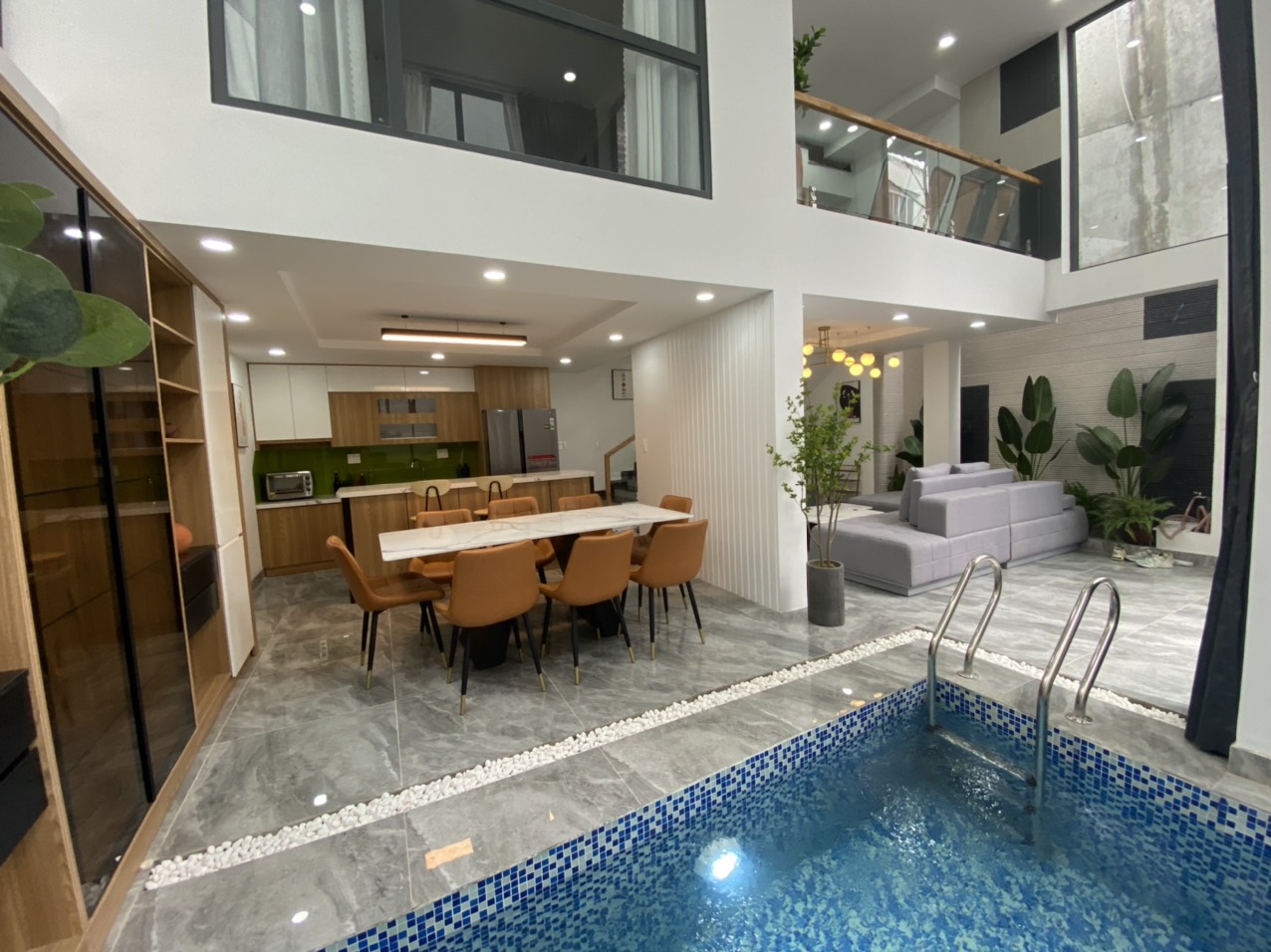 Biệt thự 5 tầng sân vườn & hồ bơi , Lê Quang Định chỉ 1 căn duy nhất bán !!!