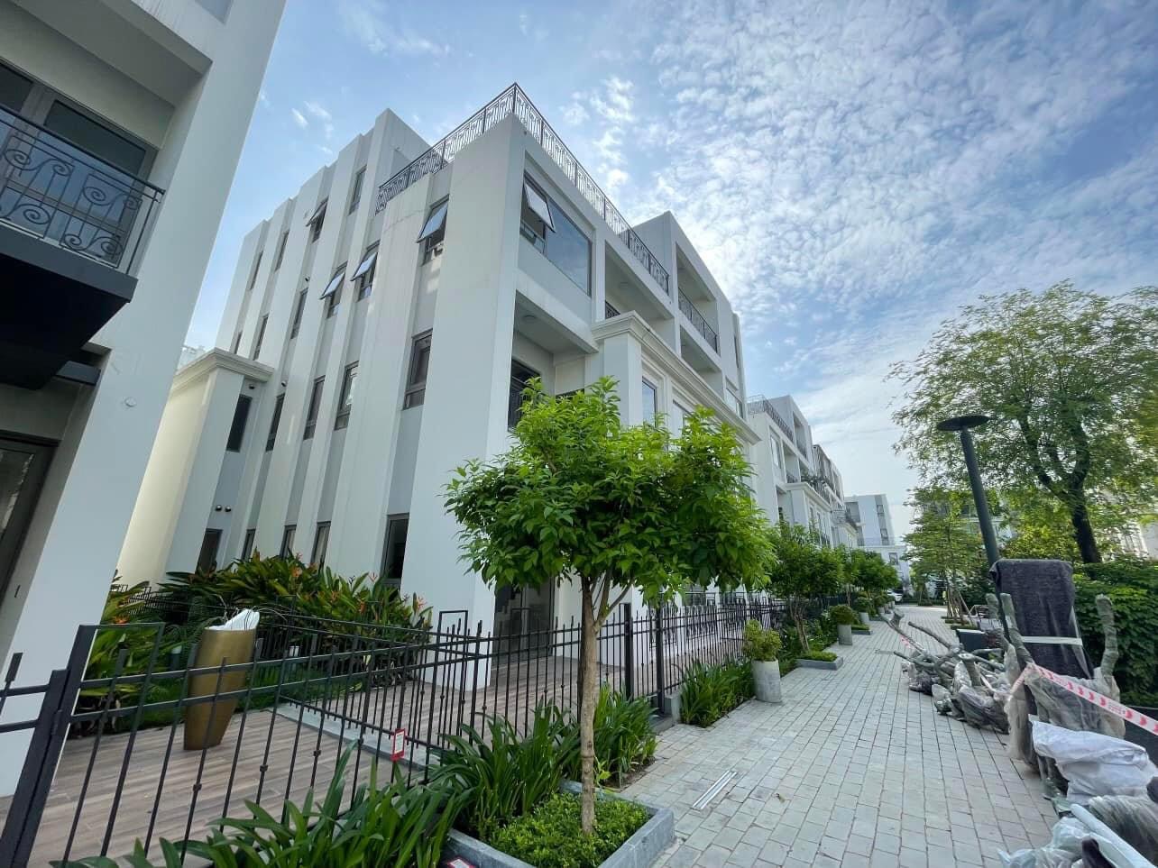 Bán Biệt Thự Đơn Lập The Manor Central Park Nguyễn Xiển. 200m2, Thang Máy, Mội Thất Xịn