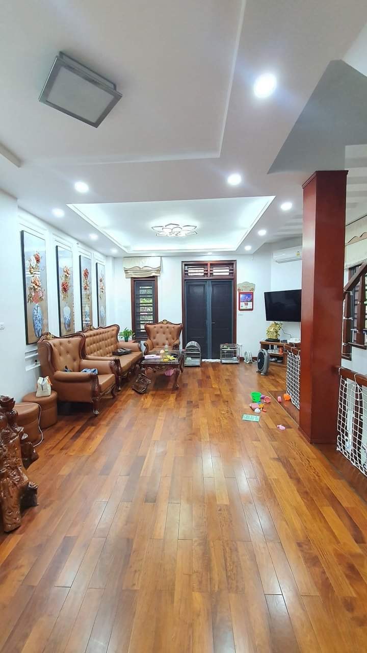 Cần bán nhà Khu vực Tây Hồ Phân Lô, Ô tô tránh Nguyễn Hoàng Tôn 130m2, giá 15 tỷ