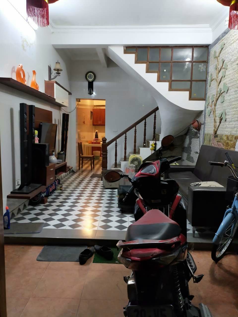 Chính chủ cần bán gấp nhà La Thành Đống Đa 43m2 4 tầng 3.8m MT miễn trung gian