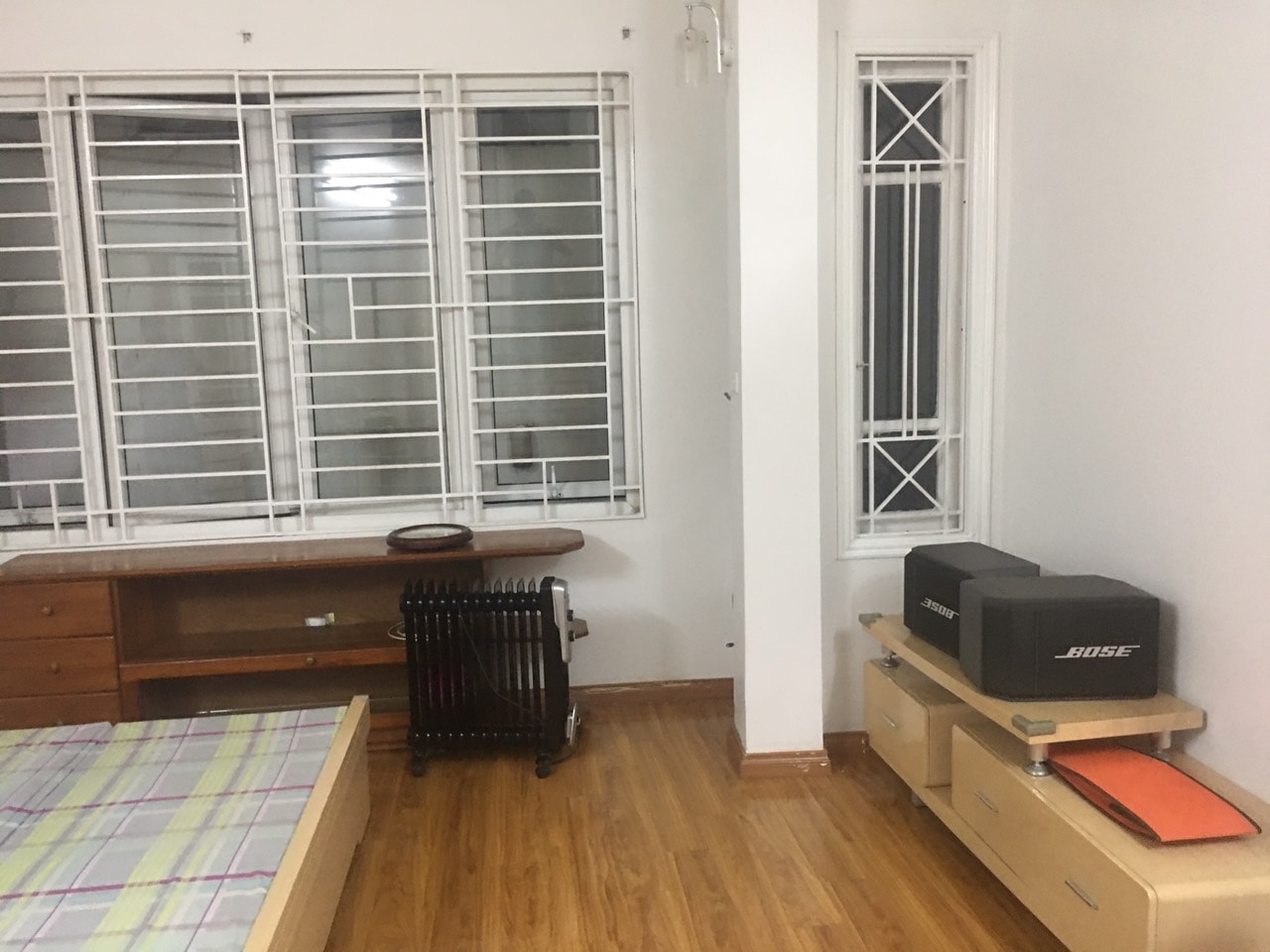 Nhà đẹp phố Nam ngư, quận Hoàn Kiếm cần bán, DT 36m2 x 4,5 tầng, lô góc thoáng trước sau.