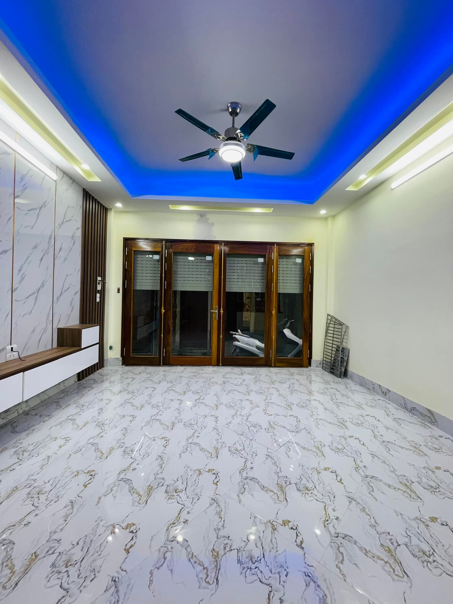 Vị Trí Vàng Cực Hiếm Mặt Ngõ Vĩnh Hưng DT 40m2 x 5 tầng, mt 4.5m2, nhỉnh 4 tỷ