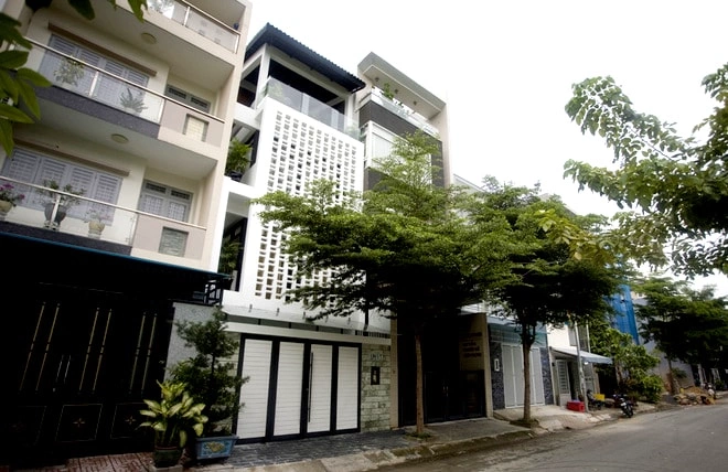 Gia đình cần tiền trả nợ bán gấp nhà mặt tiền Lê Văn Sỹ, phường 10, quận Phú Nhuận, 4.3m*25m, 32,5 tỷ TL