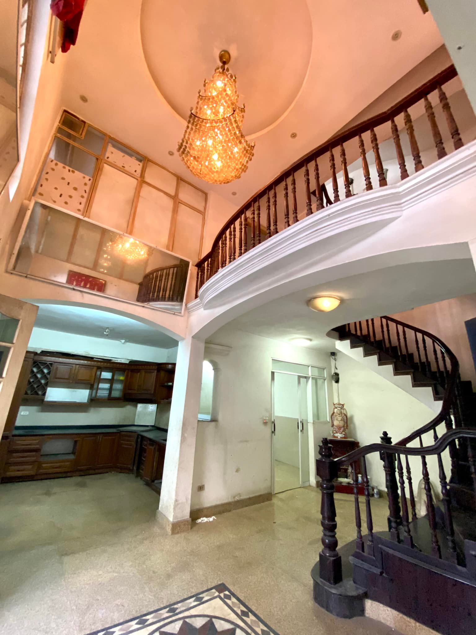 Nhà ngõ 72 Lĩnh Nam, ô tô tránh, vỉa hè, 70m2, mặt tiền 11m, giá 12 tỷ.