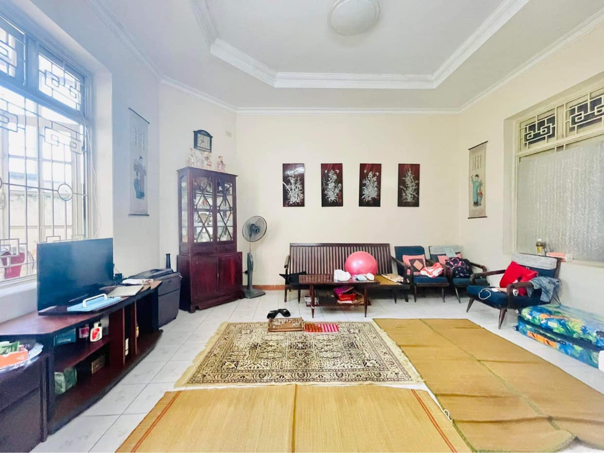 Nhà phân lô ngõ 77 phố 8/3, ô tô vào nhà, 120m2, mặt tiền 9.5m, giá 18 tỷ