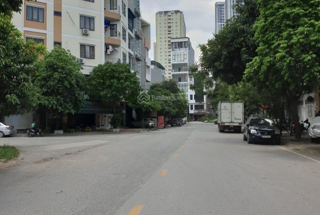 Bán nhà mặt ngõ 172 Phú Diễn, Dt 42m2, nhà 5 tầng mới, giá 6.35 tỷ