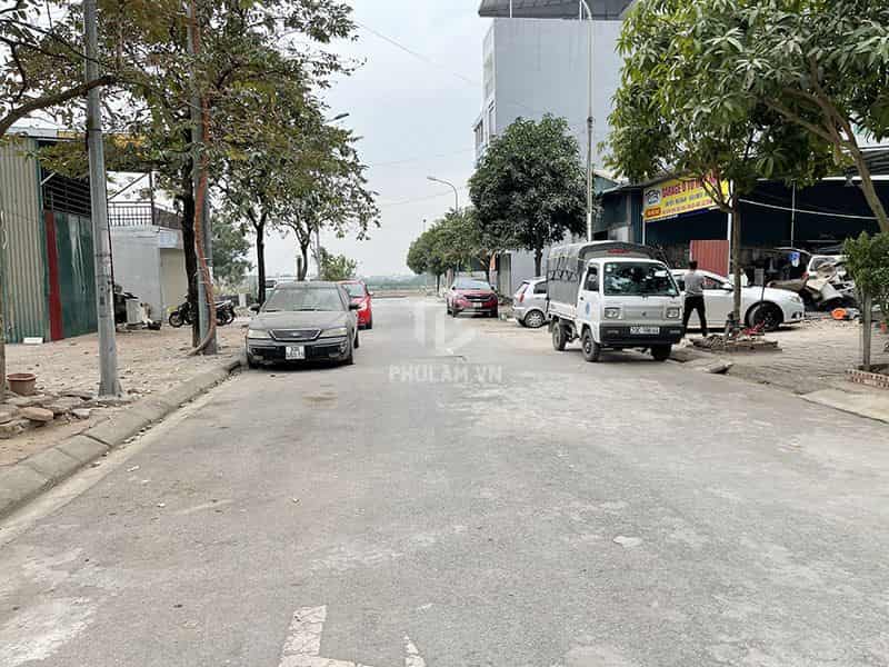 Cần bán 60m2 đất TĐC Trâu Quỳ. Nằm trên mặt đường 17m, vỉa hè rộng