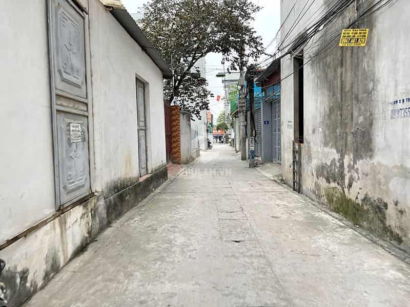 Cần bán 68,3m2 đất nằm trong ngõ 143 Ngô Xuân Quảng. View thoáng nhìn thẳng ra phố chính