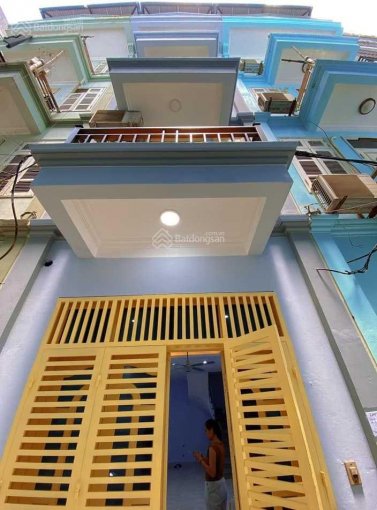 Bán nhà phố Hồ Tùng Mậu, Cầu Giấy 34 m2, 5 tầng, 2 mặt thoáng, giá hơn 3 tỷ.