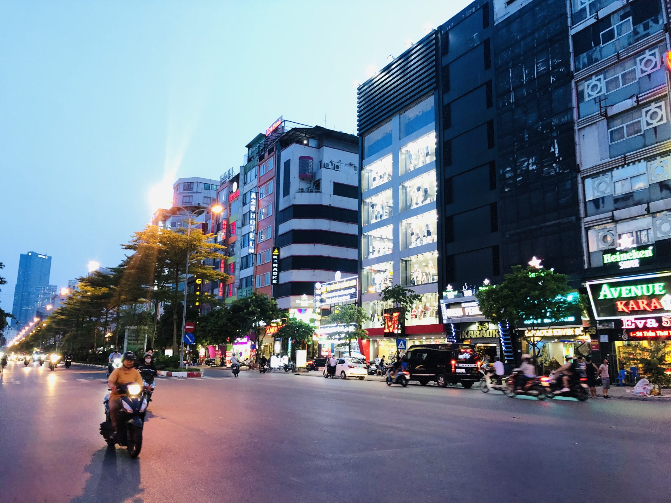 Cần bán nhanh toà nhà VP trong tháng 8 giá siêu tốt