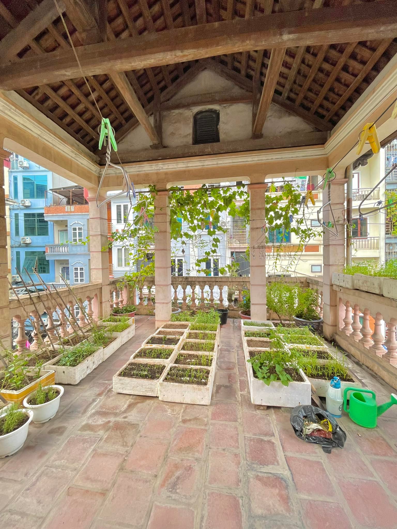 Bán đất tặng nhà 3 tầng MỄ TRÌ HẠ- NAM TỪ LIÊM diện tích 111m, mặt tiền 6.1m, giá chào 17.3 tỷ