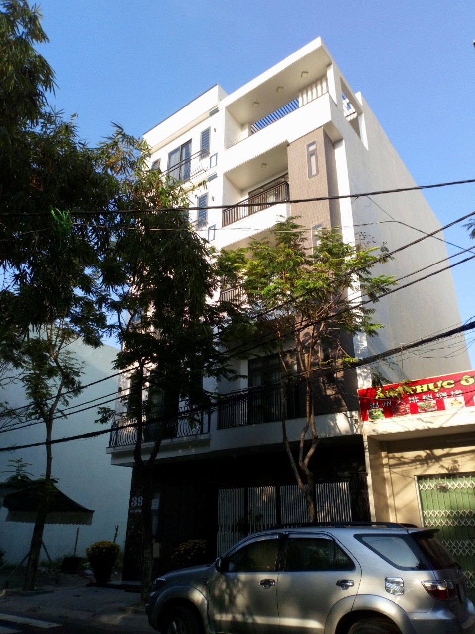 Định cư sang Mỹ cần bán gấp căn biệt thự MT 3 tầng tuyệt đẹp Phạm Phú Tiết, TP Đà Nẵng