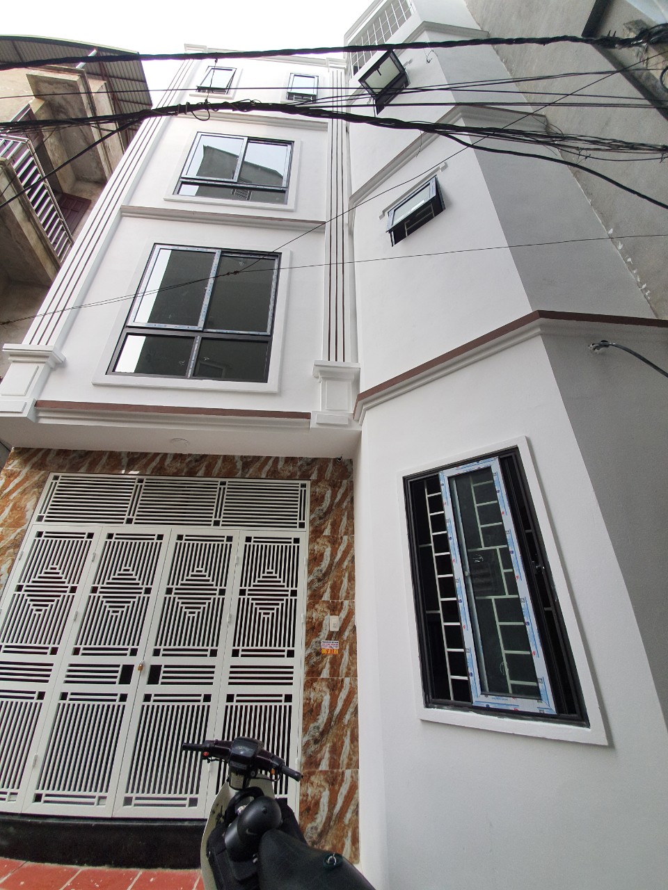 Nhà Xây Mới oto đỗ cửa - Sát đầu nhà là chợ cách 30m - Nhà 4 tầng - Dương Nội - Hà ĐÔng