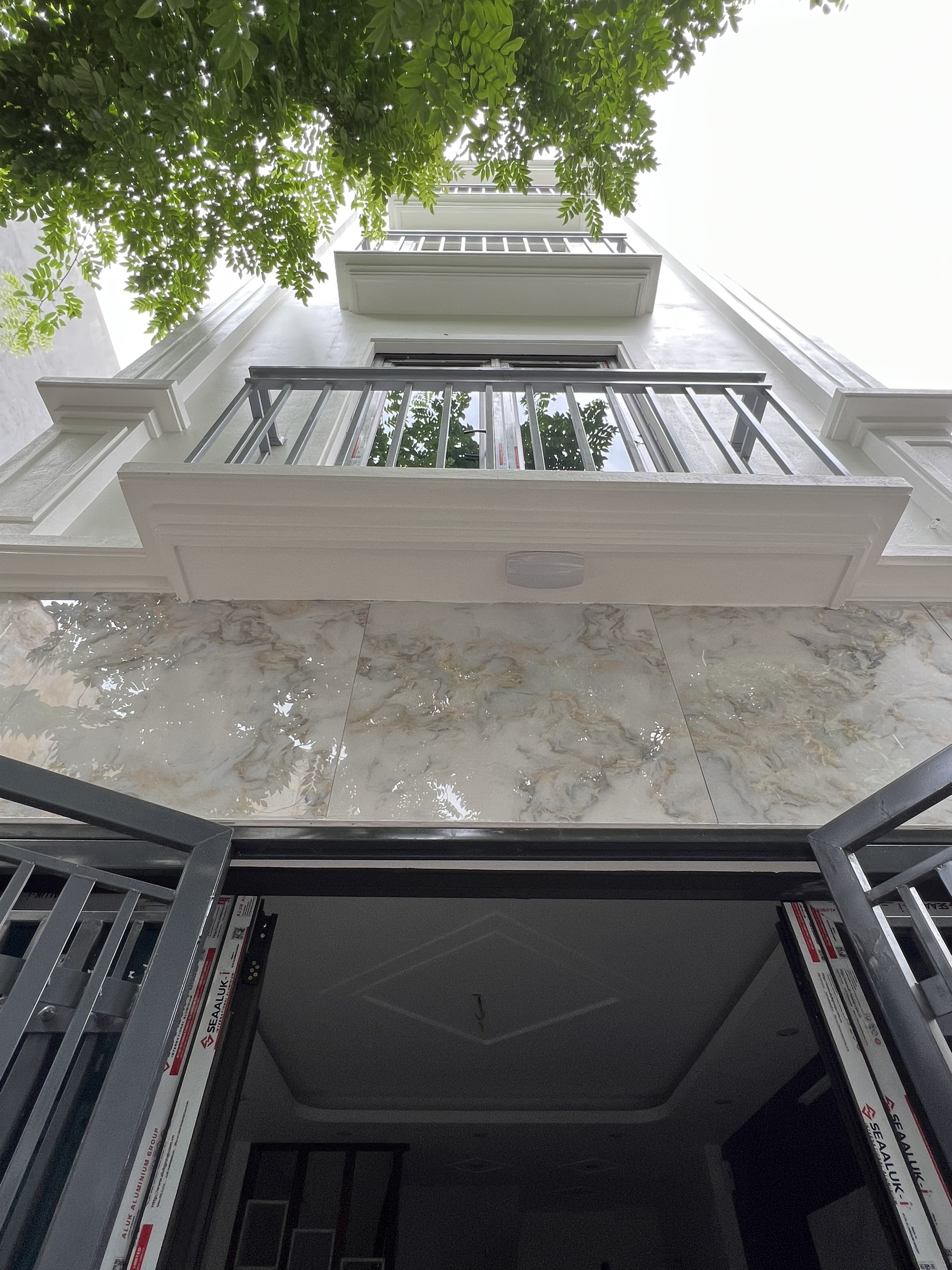 Bán căn nhà 5 tầng diện tích 39.5m2 Phú lương - Có Bãi để oto free cách nhà 5m - 2ty750tr