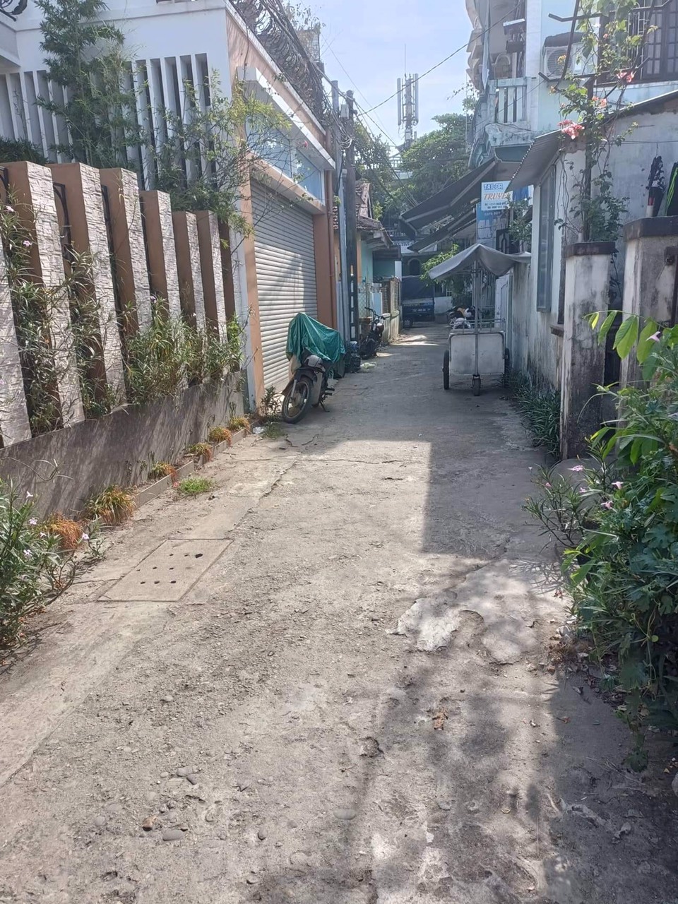 BÁN ĐẤT KIỆT NGÔ ĐỨC KẾ - TẶNG NHÀ CẤP 4