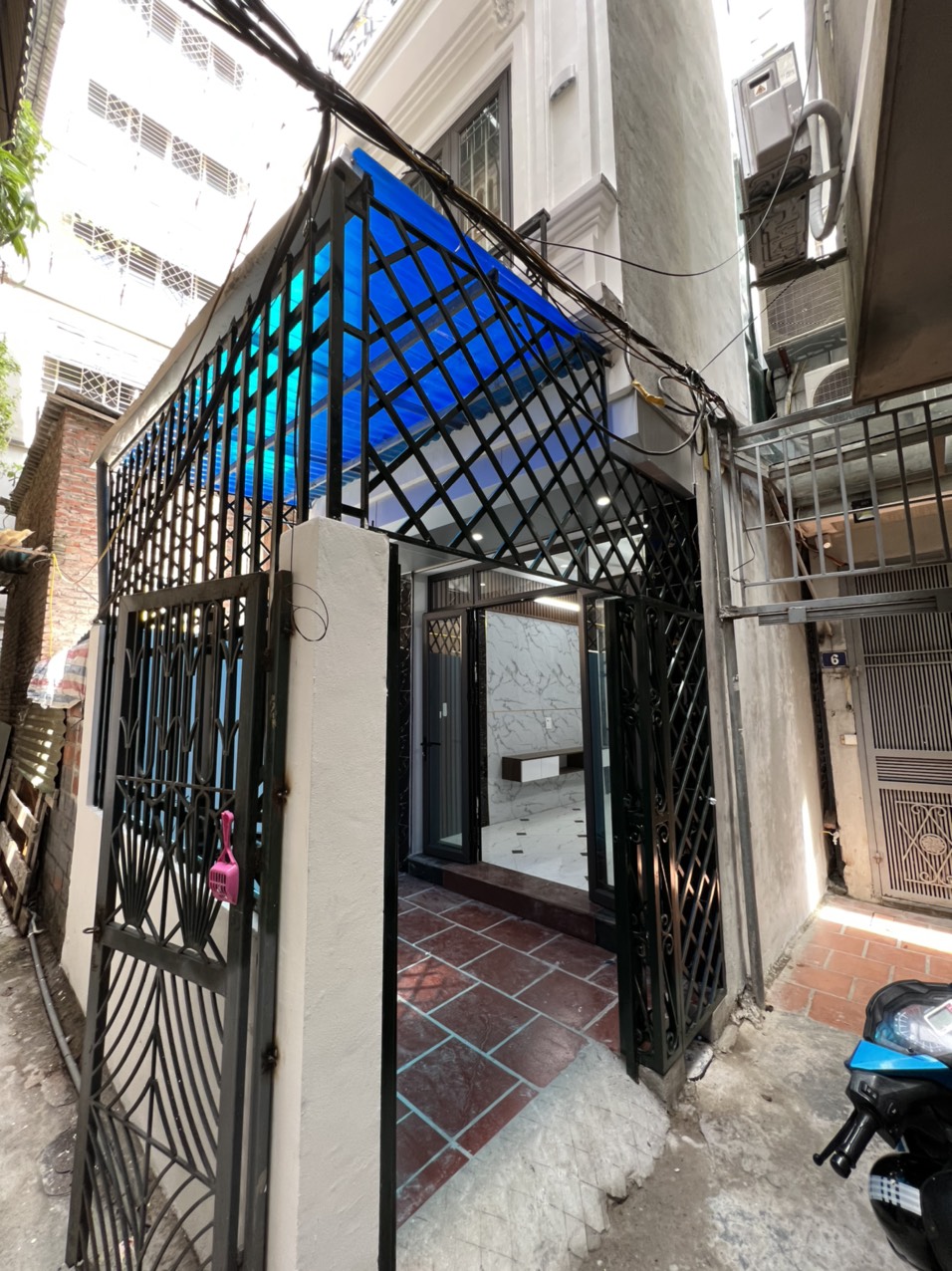 Bán nhà ngõ 762 Bạch Đằng,quận Hai Bà Trưng 43m2x5T,5PN sân cổng riêng ngay gần phố nhà xây mới giá 4.35