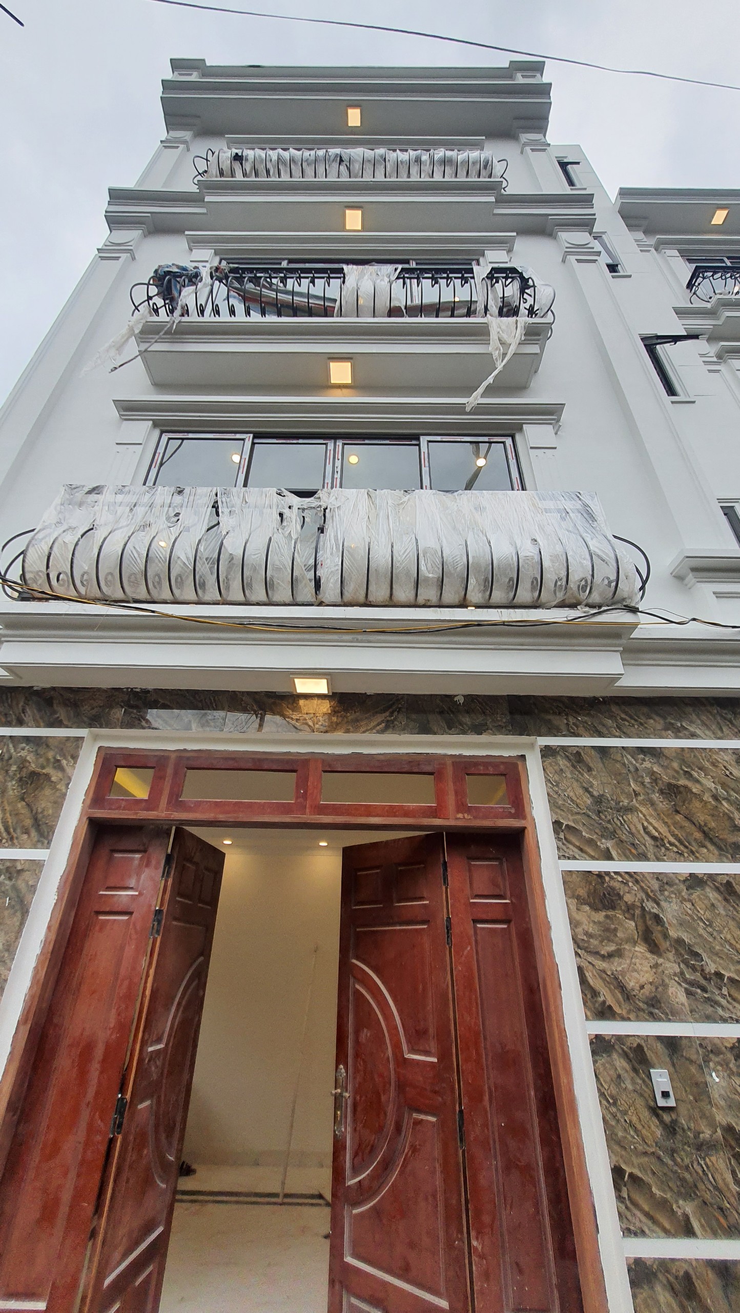 Chính chủ bán nhà Cổ Linh, Ngọc Trì, 5 tầng mới, 2.75 tỷ. Long Biên.