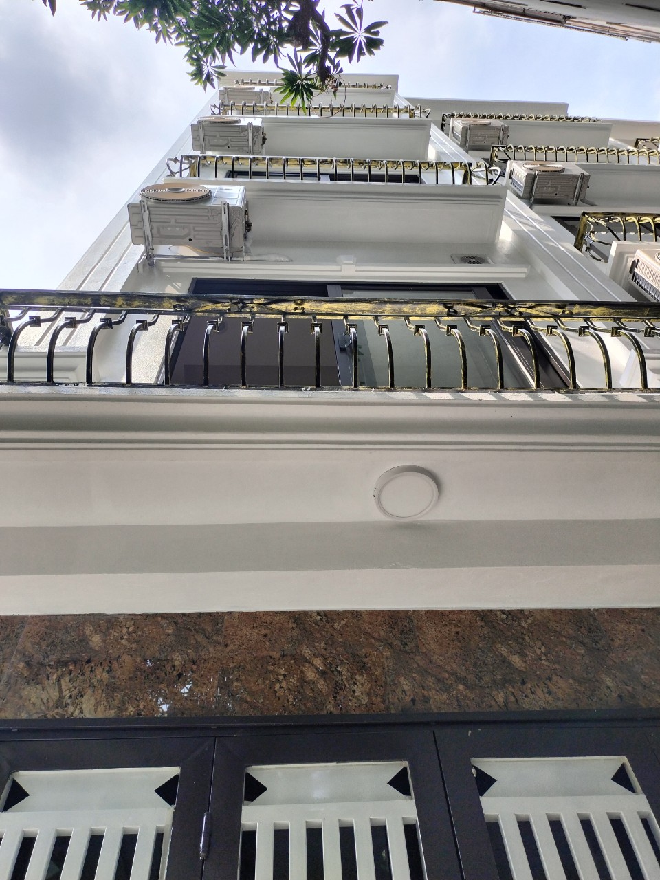 Bán nhà Lô góc phố Khương Đình Thanh Xuân. ô tô đỗ cách 30m. Dân trí, an ninh. 38m2, 4 tầng. 4,4 tỷ