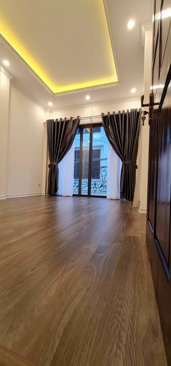 Chính chủ cần bán nhà ngõ 2 Vương Thừa Vũ Thanh Xuân 54m2 4 tầng 4m MT 8.2 tỷ ô tô tránh kinh doanh Gara