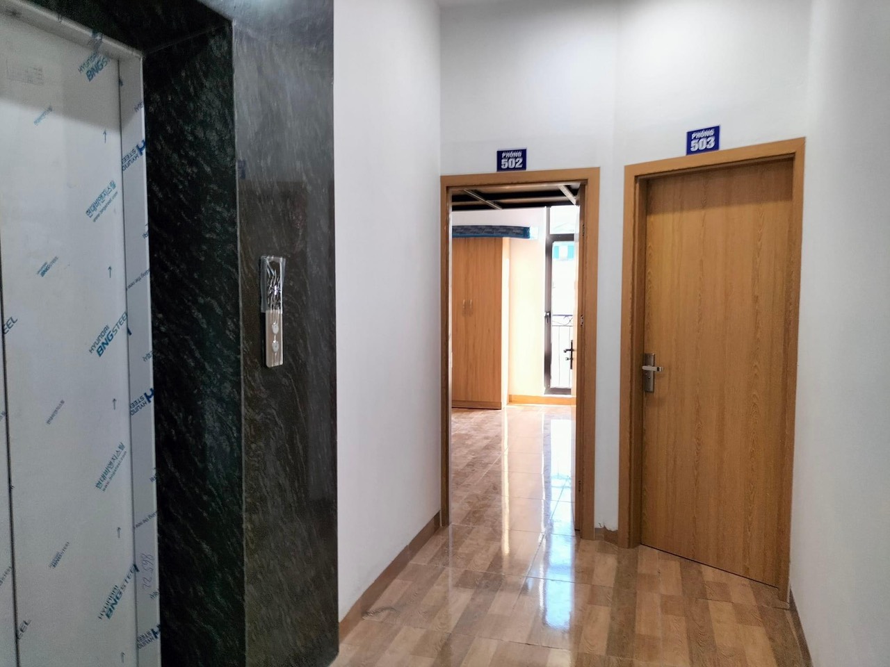 BÁN NHÀ ĐƯỜNG CÂU GIẤY DT:65M2, MT:7M, CHỈ CÓ 11.8TỶ