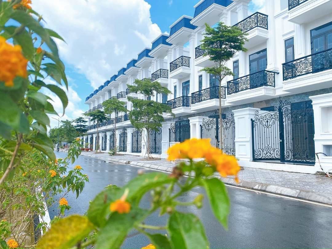 Đất nền kèm móng sổ Hồng trao tay