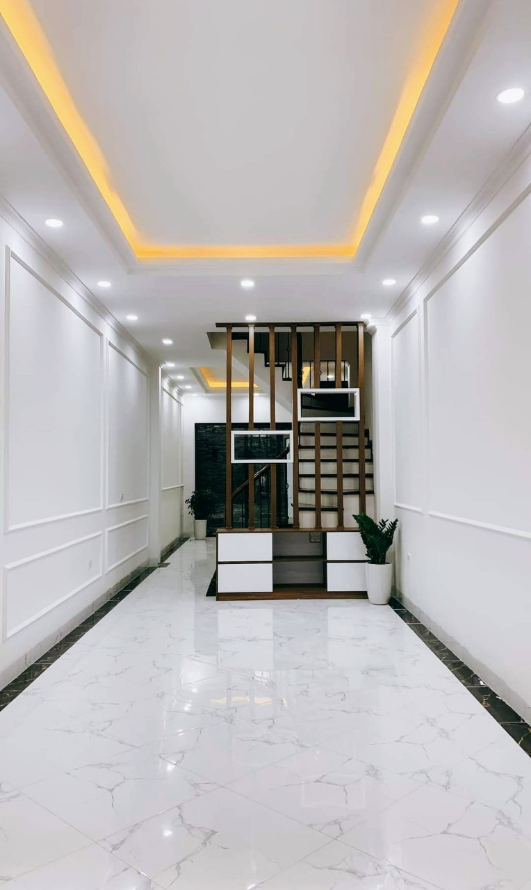 Bán nhà mới Tả Thanh Oai. Ô tô đỗ cách 20m. Dân trí, an ninh. 36m2, 4 tầng. Nội thất sịn. Giá 2,5 tỷ