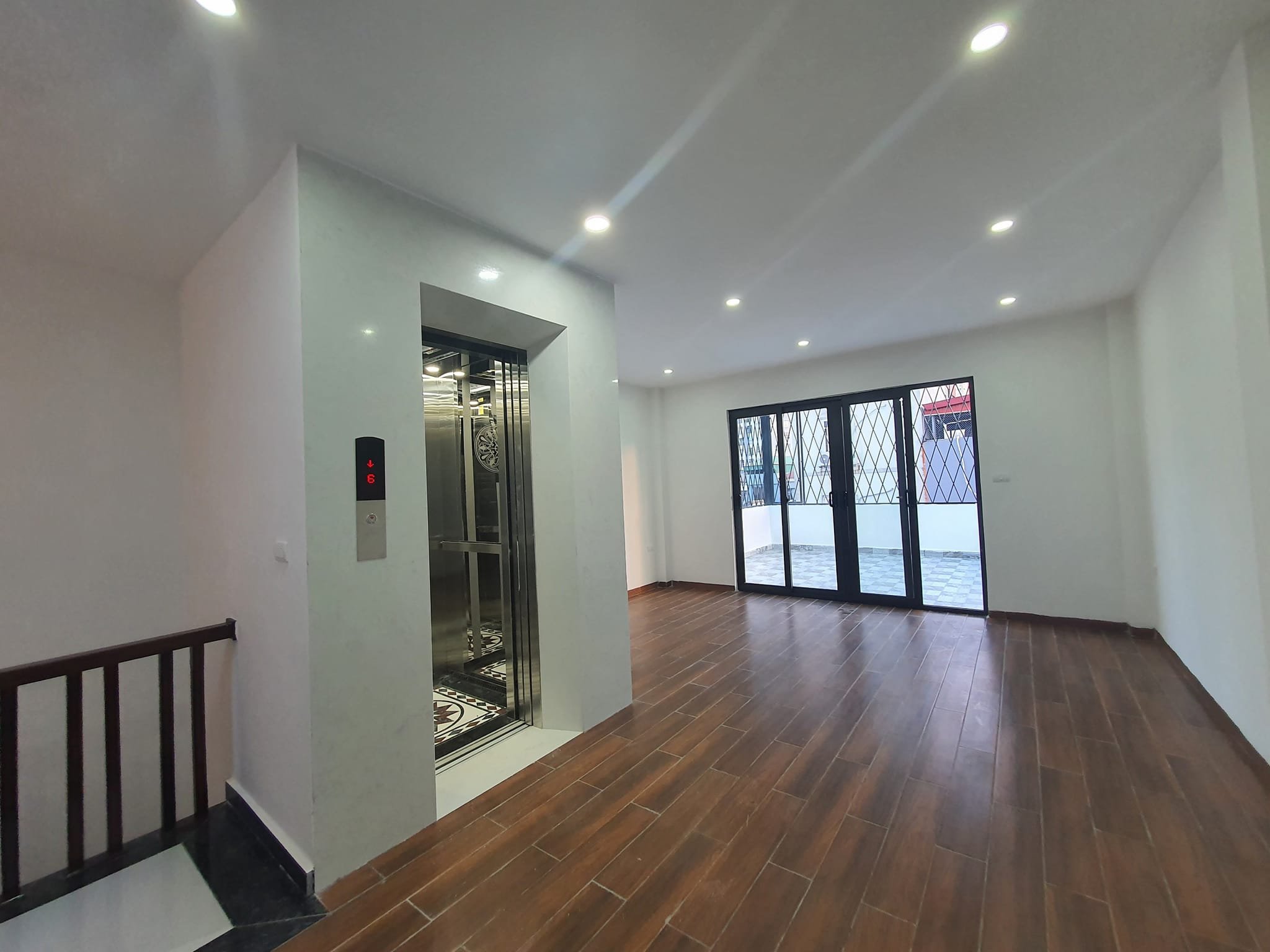 Bán nhà phố Trung Kính. Cầu Giấy. Hà Nội. DT=70m2 x6t. MT5m. Có thang máy. Giá 8,72tỷ.(Có thương lượng)