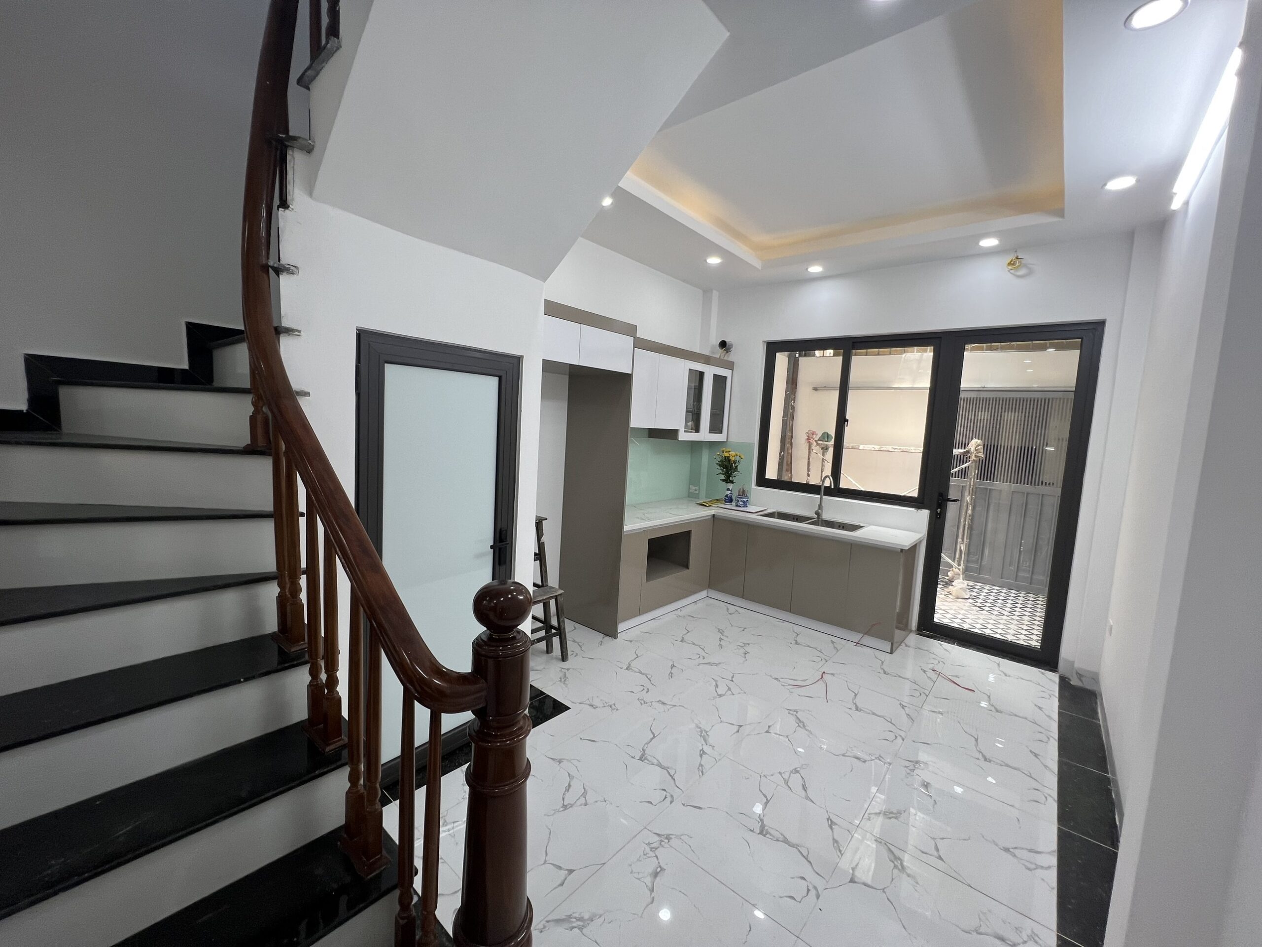 Bán nhà ngõ 120 Tân Mai Hoàng Mai Hà Nội DT 46mx5T xây mới giá 5,2 tỷ