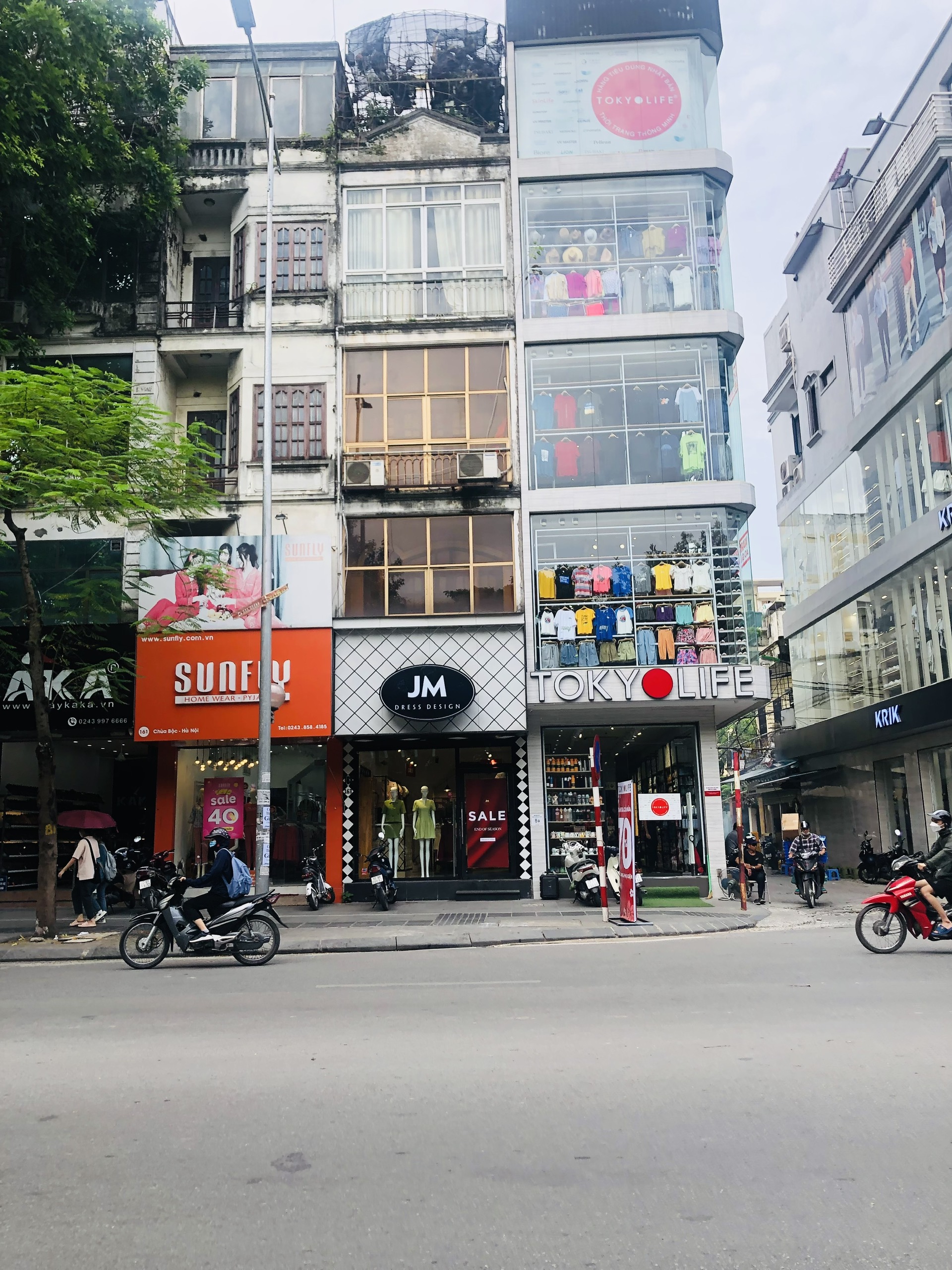 Bán nhà mặt phố 100m2 x 5, tại phố Hồ Tùng Mậu, Mai Dịch, Cầu Giấy, Hà Nội.