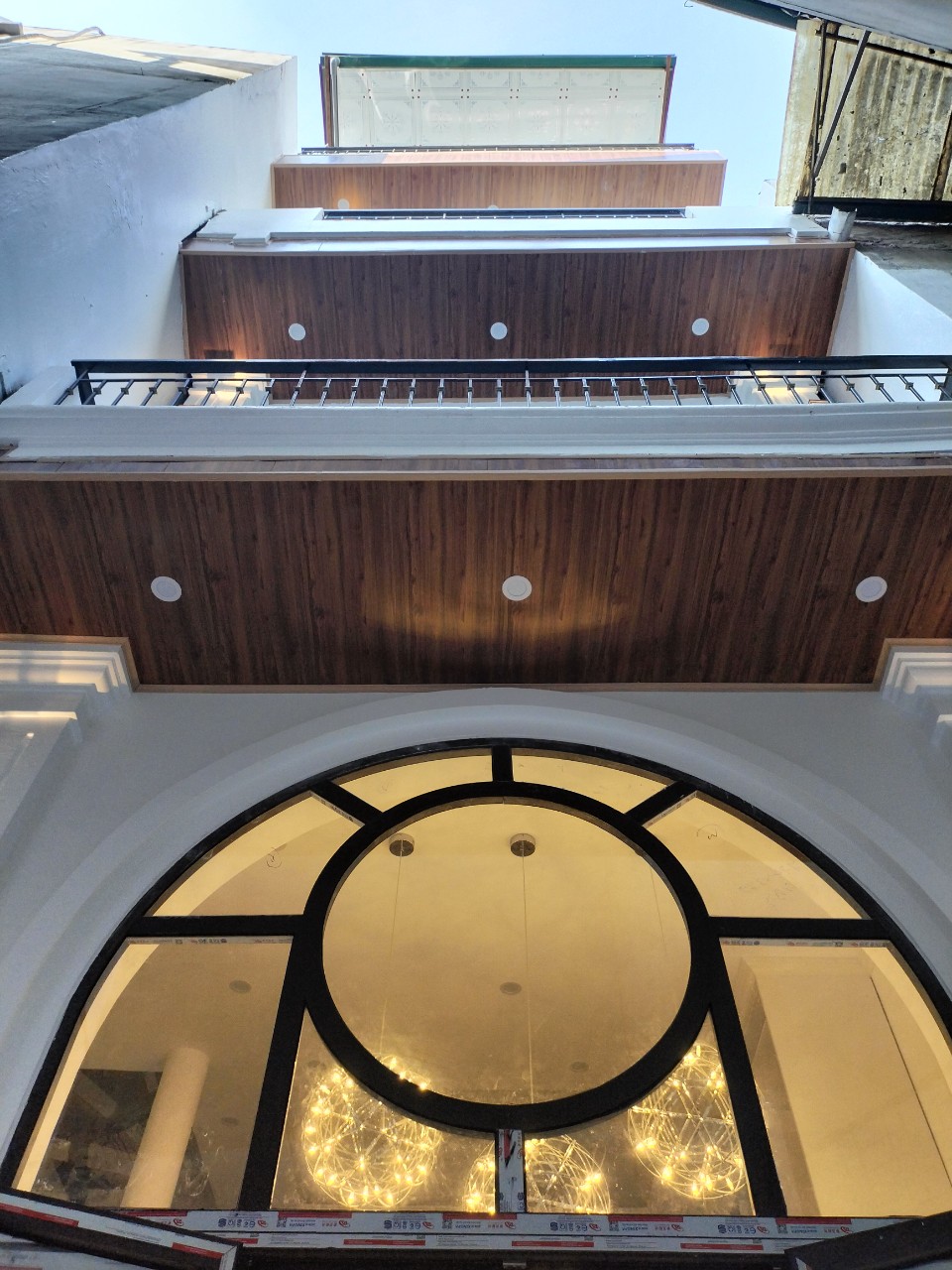 Bán nhà Nguyễn Lương Bằng Đống Đa. Gần phố, Dân trí, an ninh tốt. 42m2, 5 tầng, MT 4,5m. Giá 4,8 tỷ