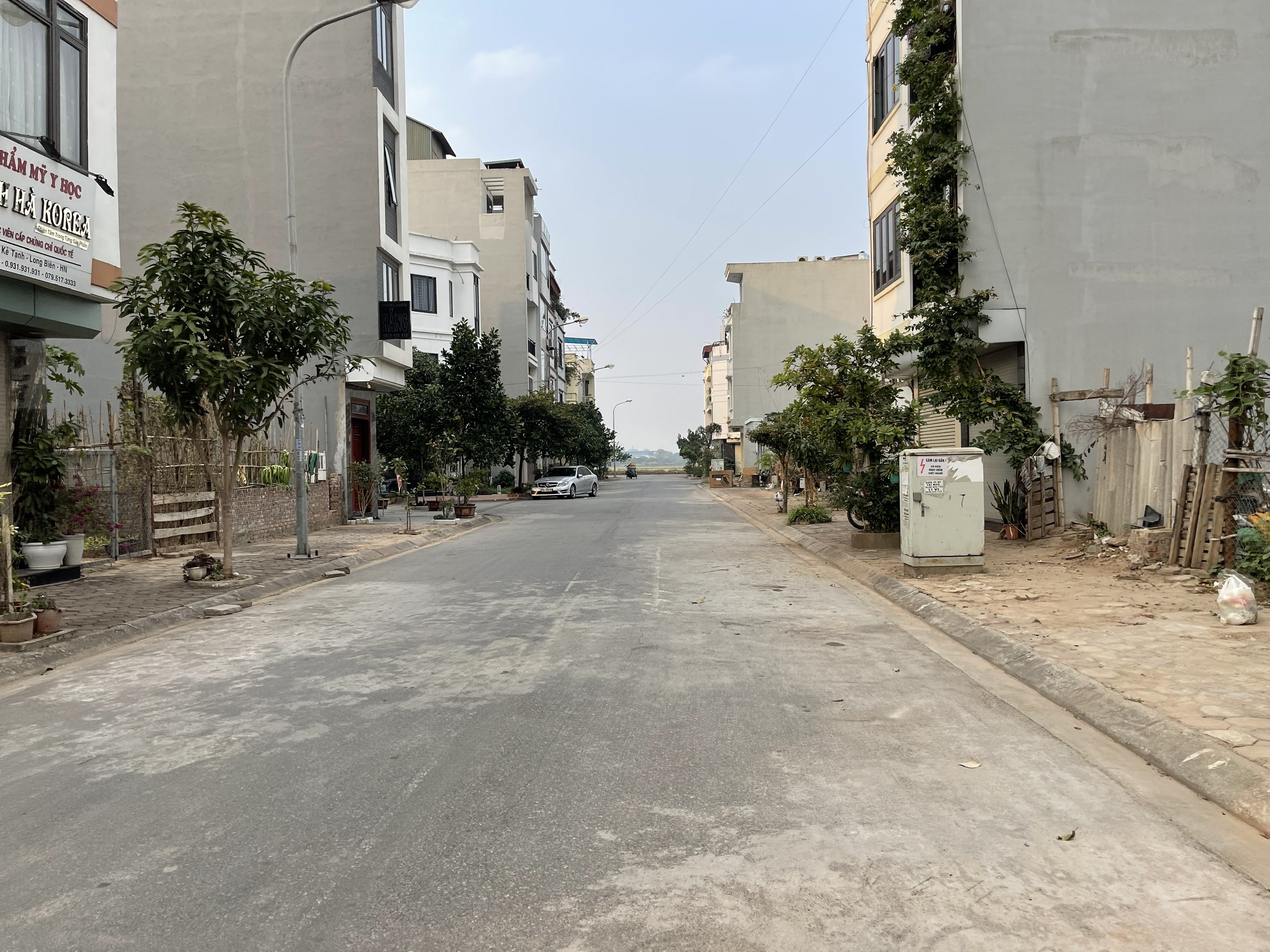 Cần bán 80m2 nhà 3 tầng ngõ 83 Phố Kẻ Tạnh, phường Giang Biên