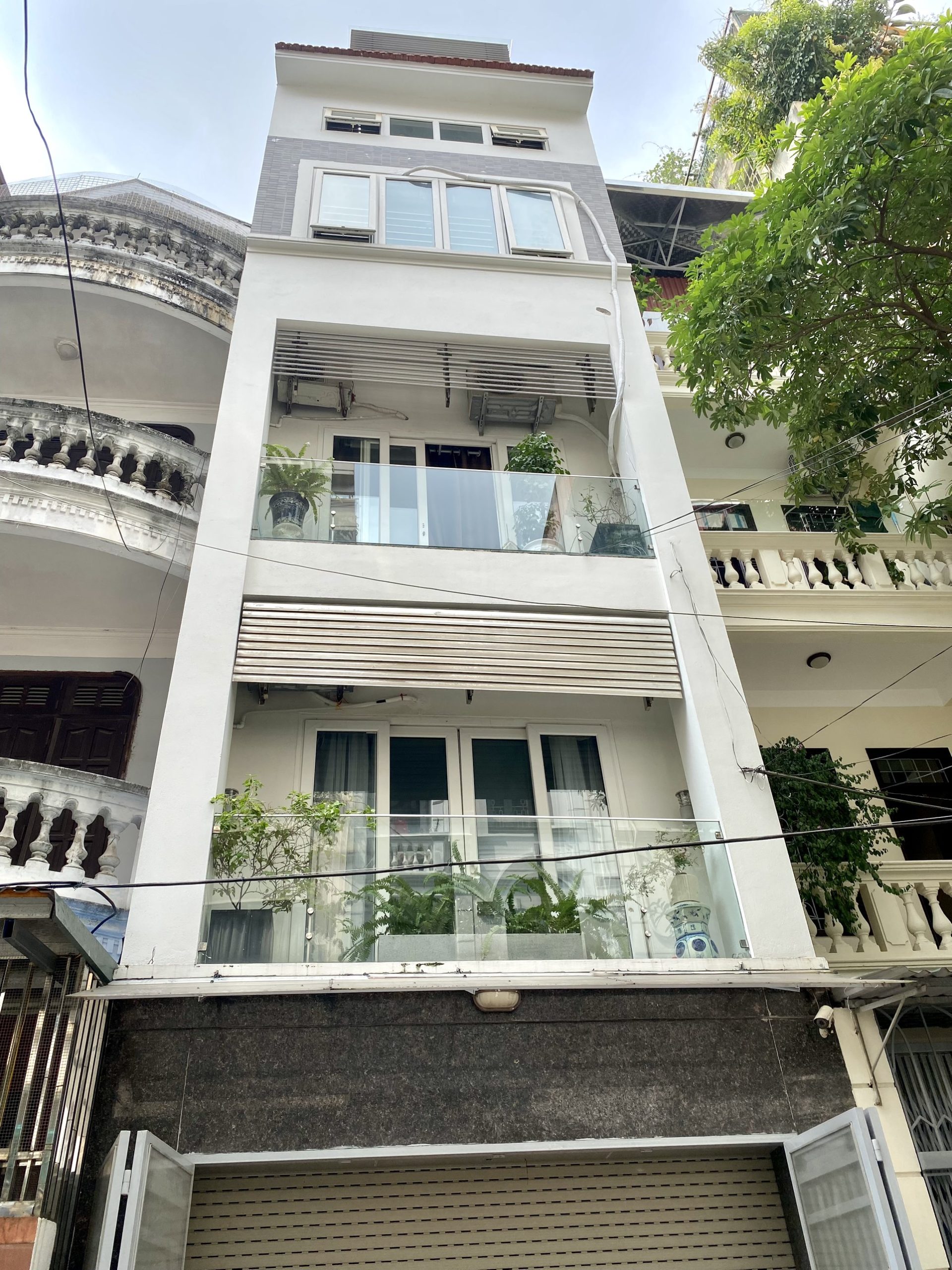 Bán nhà Trung Kính - Mạc Thái Tổ, 60M - 6 Tầng, Thang Máy, Vỉa hè, đường 3 Ô tô tránh - Giá 18 TỶ