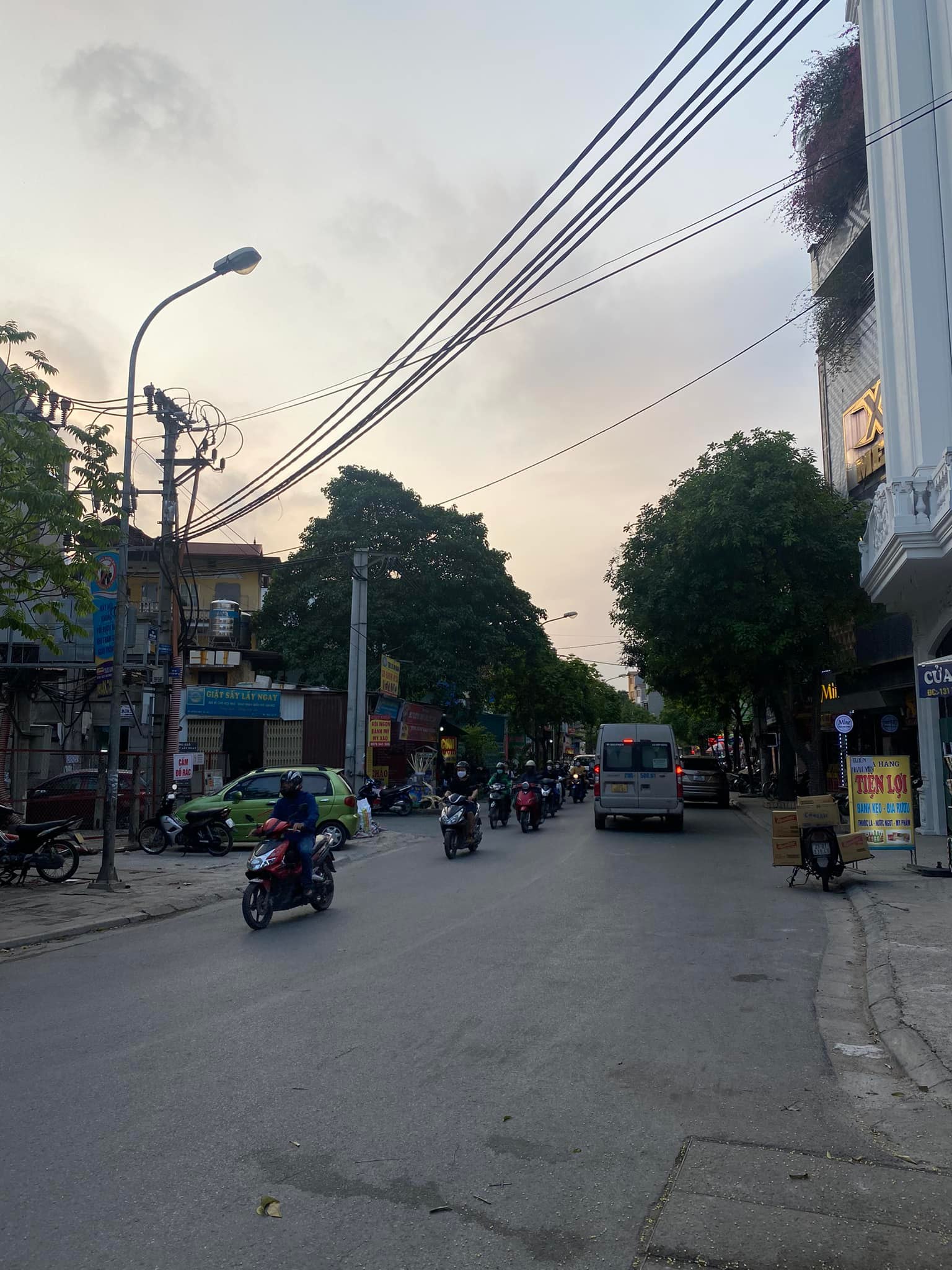 GIÁ RẺ SỐC! BÁN NHÀ T.T TRÂU QUỲ, GIA LÂM, KINH DOANH DÒNG TIỀN, 43m2, chỉ 2.35tỷ