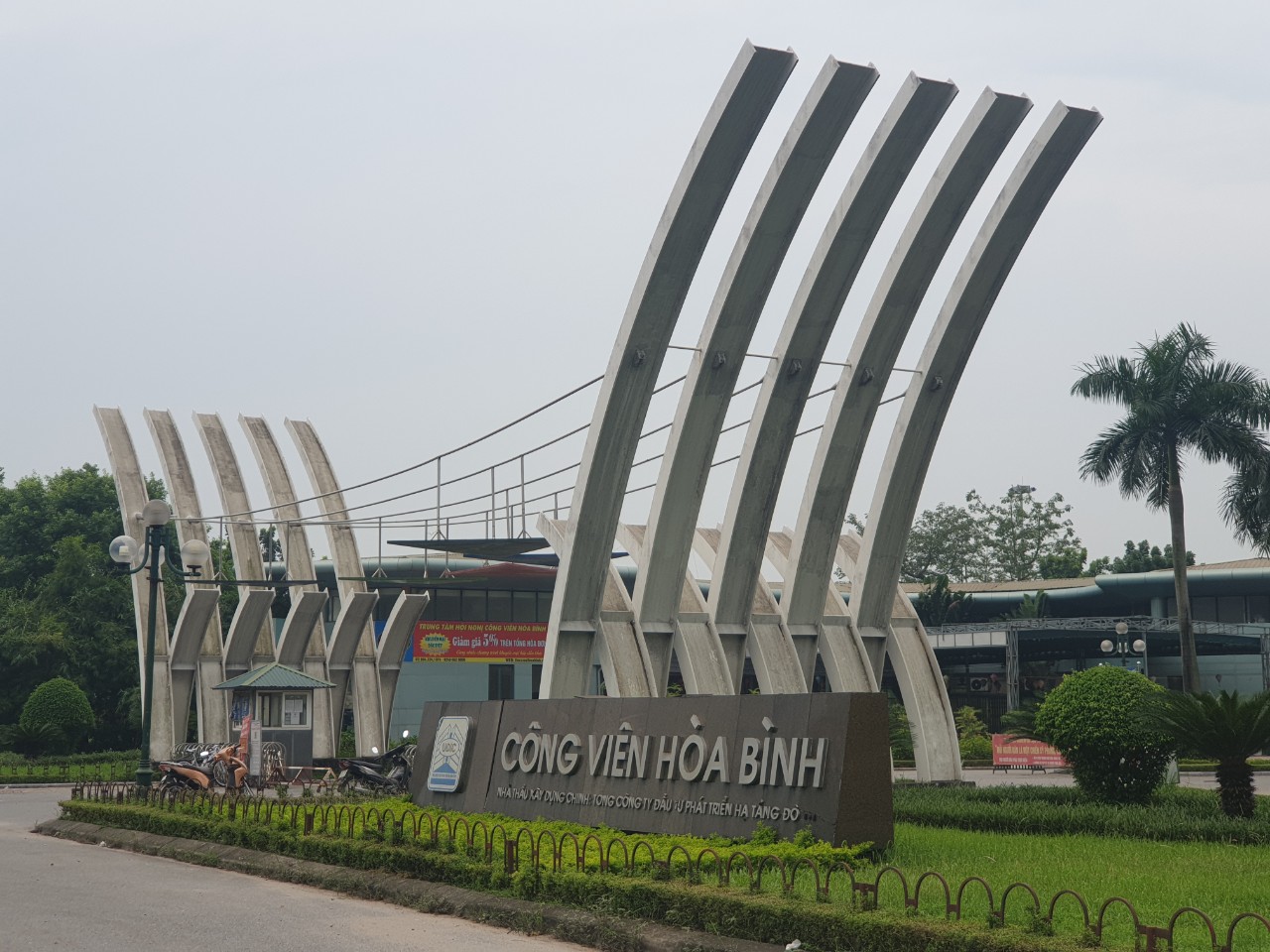 Bán Nhà Phố Đỗ Nhuận, Bắc Từ Liêm: 6 Tầng Thang máy, KD 100m2, MT7.2m, Giá nhỉnh 23 tỷ