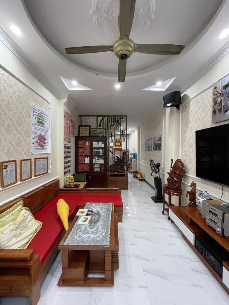 Bán nhà Nghi Tàm 39m/3T/3N Lô góc Ô tô sát cửa 3 tỷ