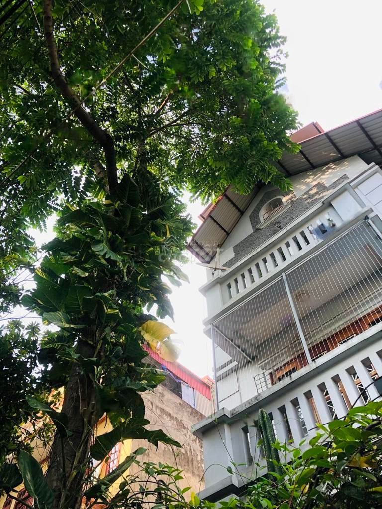 Cho thuê nhà Ngọc Thuỵ sân vườn 80m x 4 tầng, 20 triêụ,