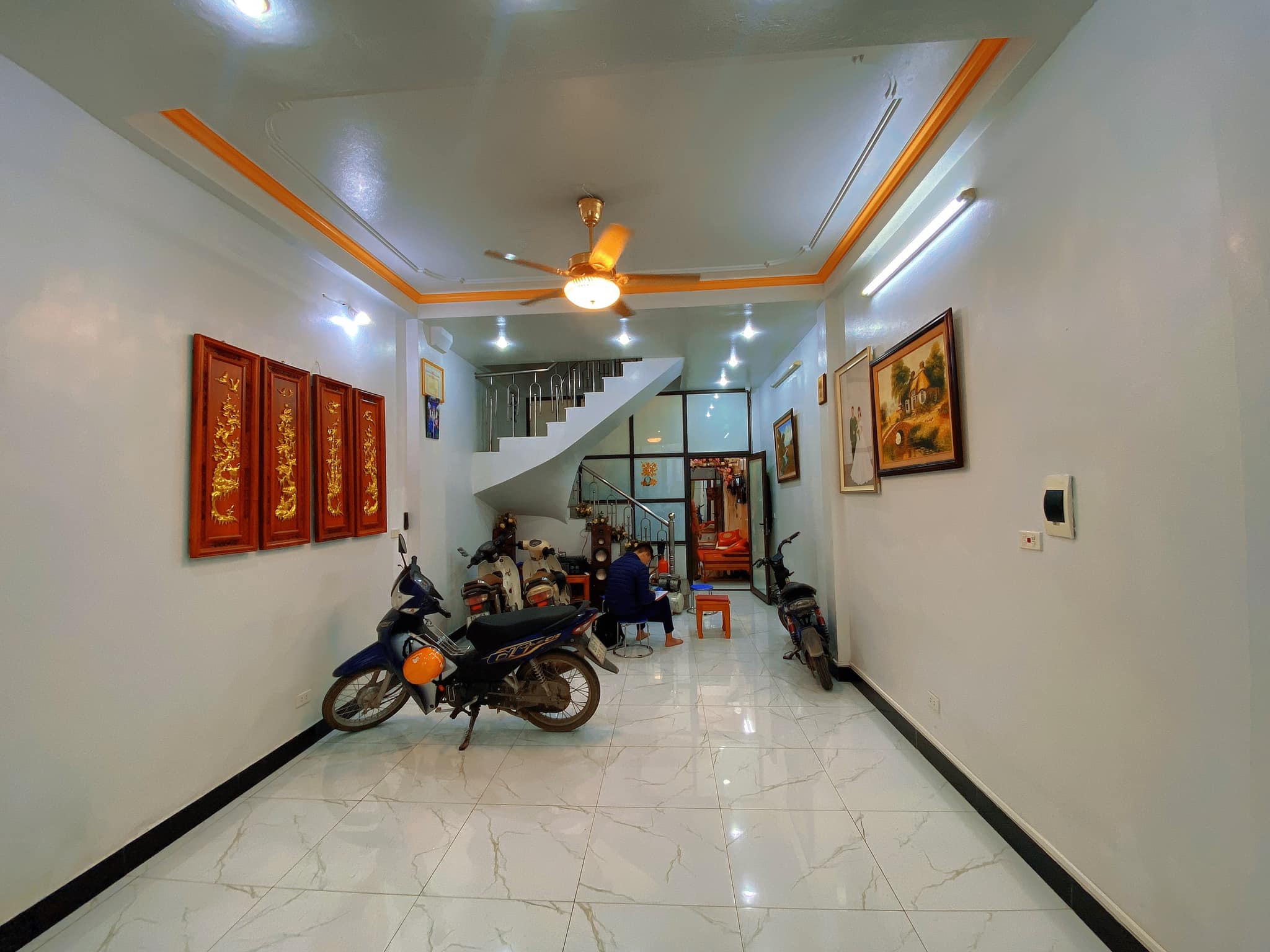 Vị Trí Đắc Địa Nhất Trung Tâm quận Đống Đa, Ô tô, Kinh Doanh 43m2 x 4T, SĐCC, Chỉ 6 tỷ 32_Lh: 0918865238