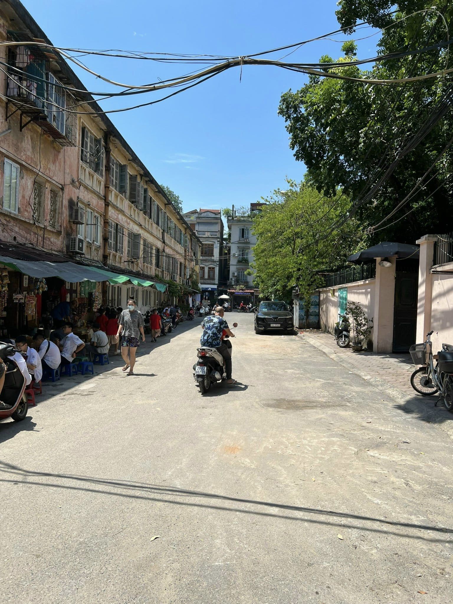 Bán Nhanh nhà phố Nguyễn Lương Bằng, Đống Đa. BA BƯỚC RA PHỐ - GẦN CHỢ, HỒ - NGÕ THÔNG. DT 31m, Giá 3 tỷ