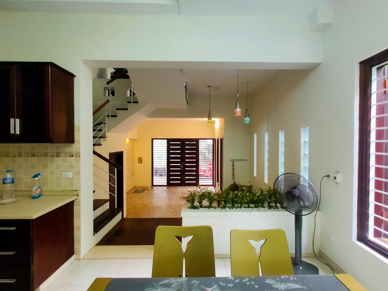 Bán nhà Xuân La , Ngõ rộng , thông, gần Hồ, 50m2, mặt tiền 5m, 5 tỷ