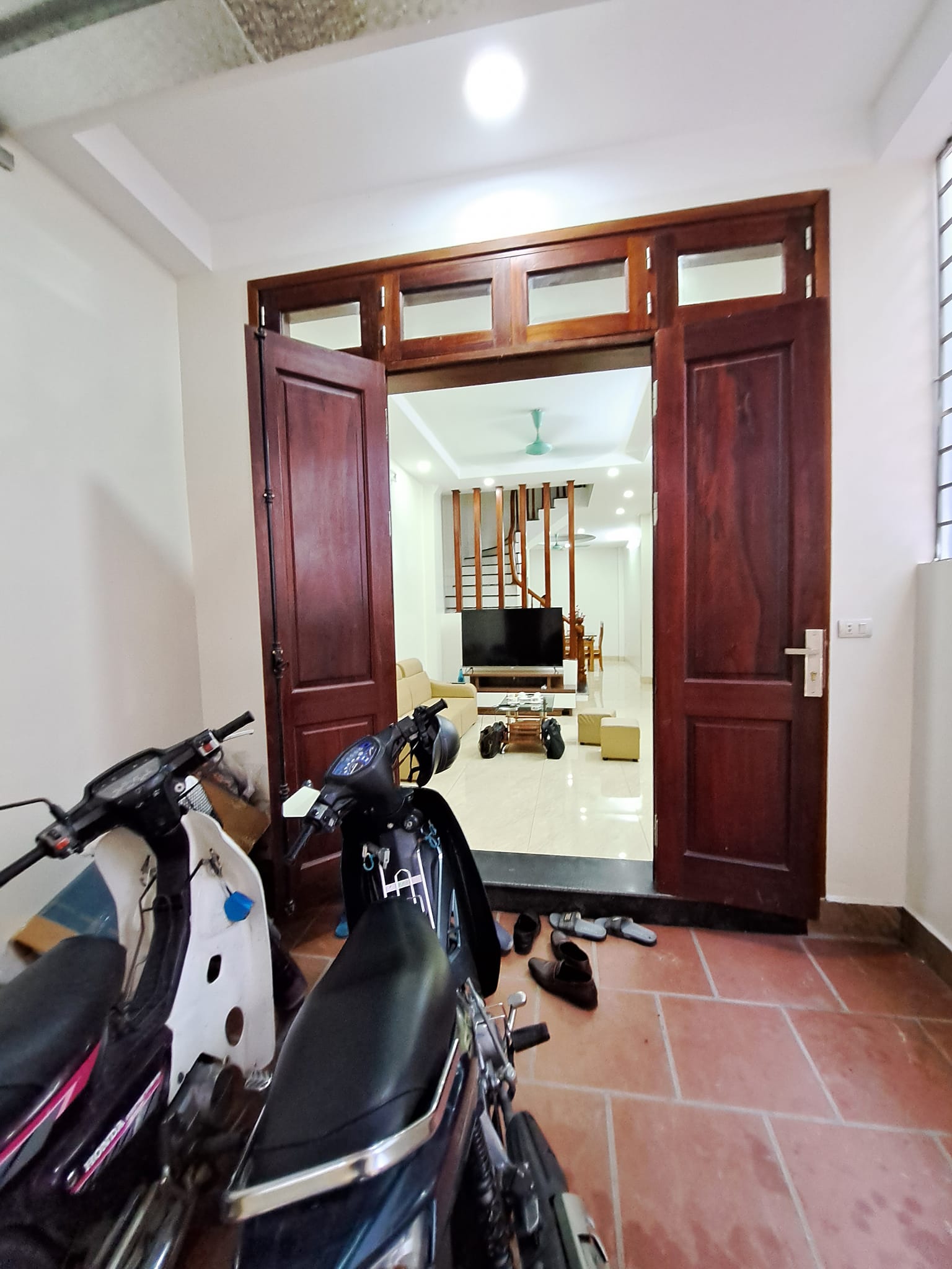 NHÀ ĐẸP, NGÕ THÔNG, DIỆN TÍCH RỘNG, SINH LỜI TỐT