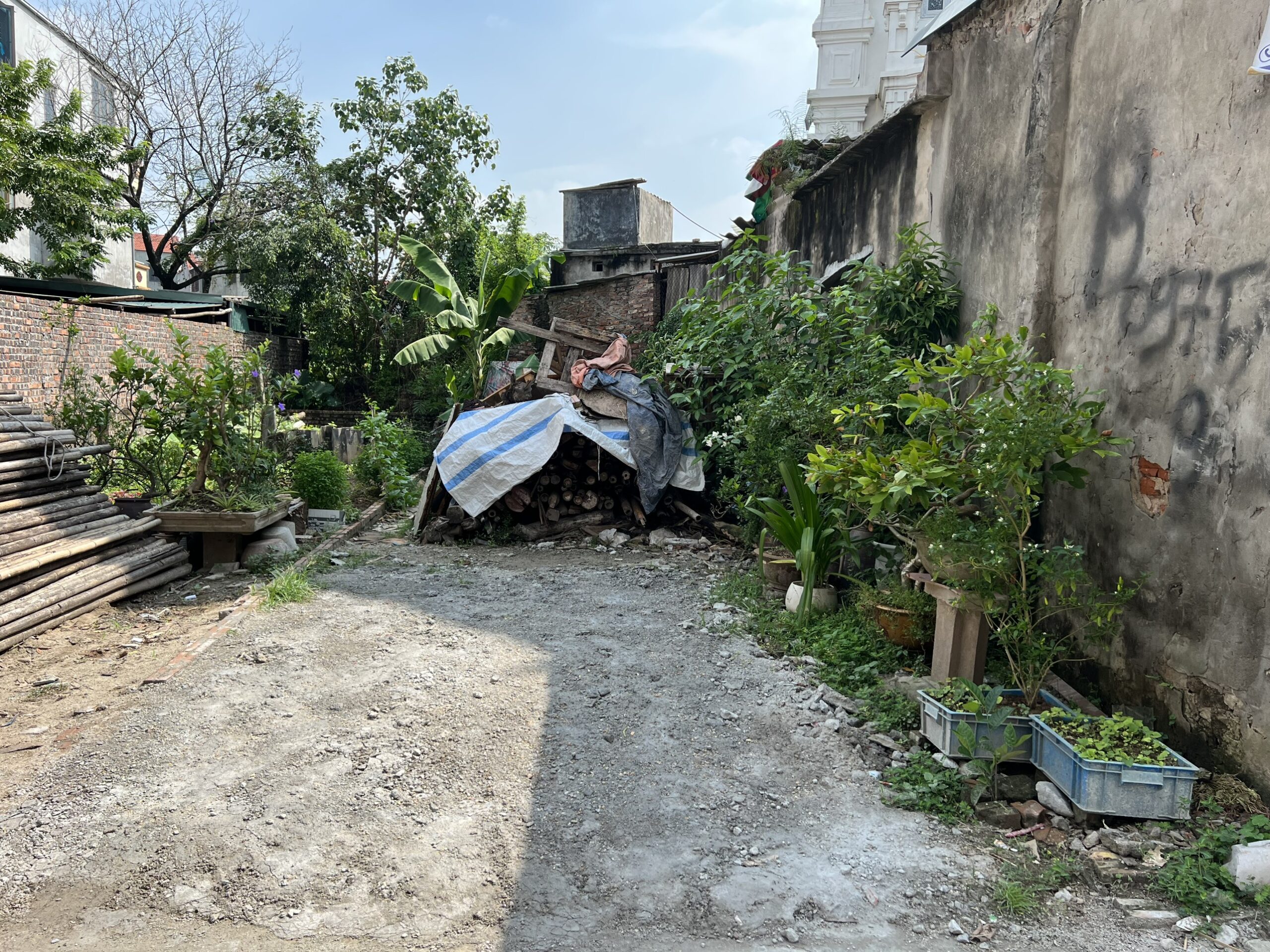 Cần tiền gia đình bán gấp mảnh đất thổ cư tọa lạc tại mặt ngõ 137 đường Trâu Qùy, Gia Lâm