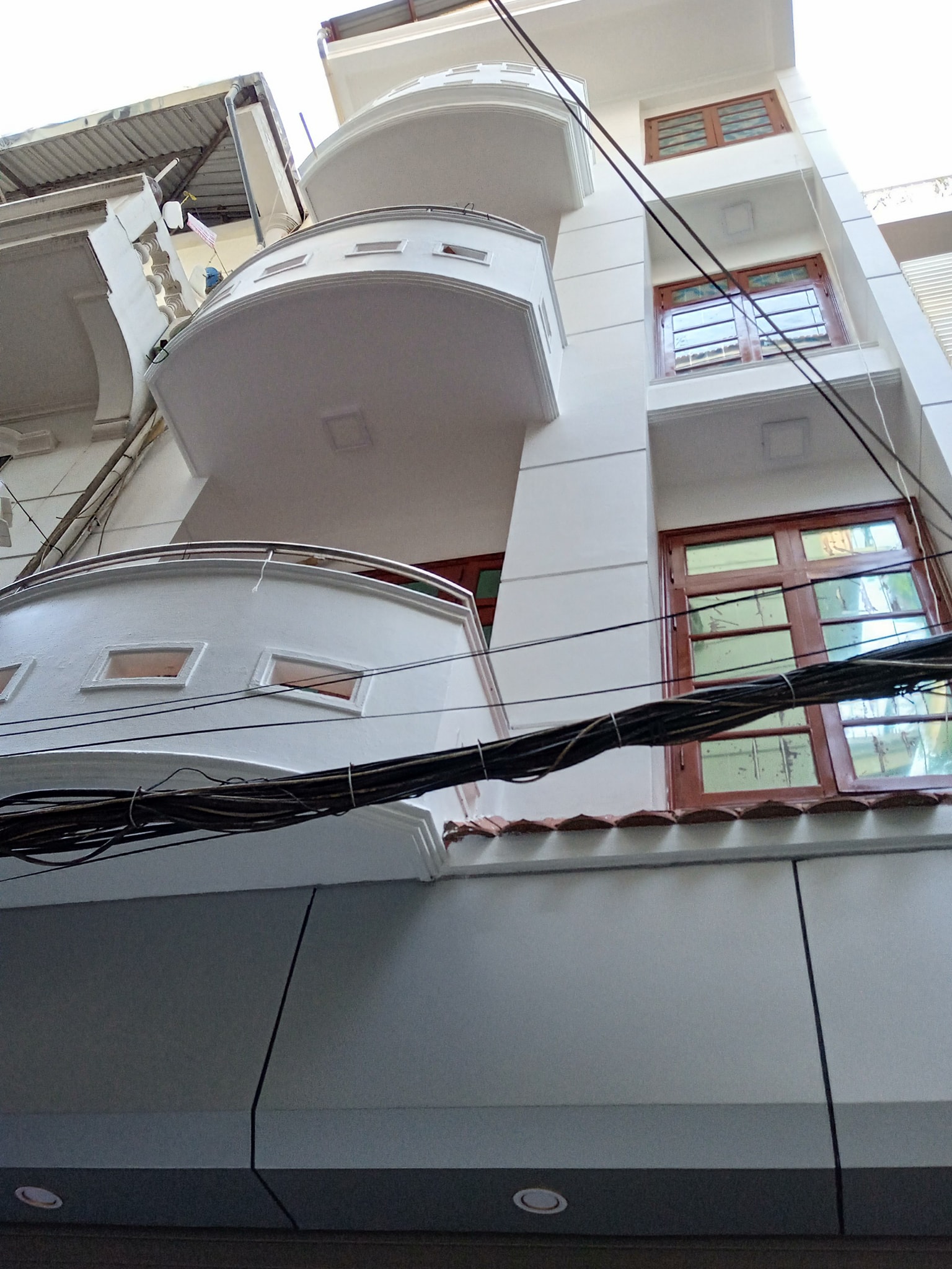 Bán gấp-Nhà Ngọc Lâm-Ngõ ô tô tránh xe máy-Cách phố 30m-Nhà đẹp ở ngay-Giá hấp dẫn