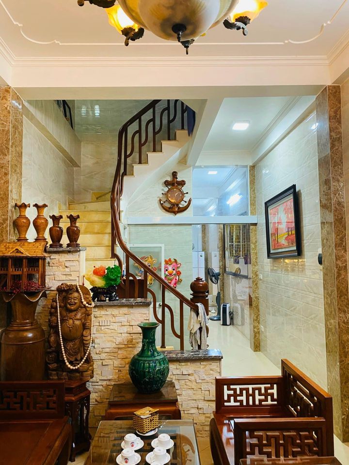 SỐC CHỈ 3,85 TỶCÓ NHÀ CÁCH ĐỘI CẤN ĐÚNG 40M NGÕ BA GÁC TRÁNH XE MÁY