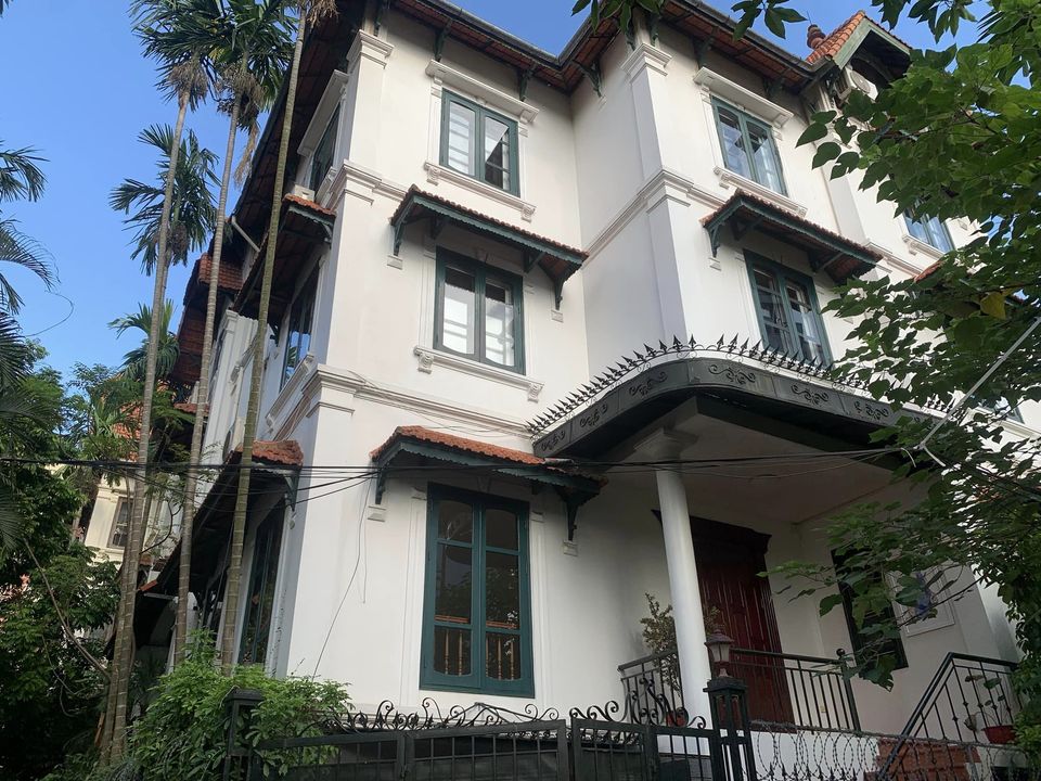 Biệt thự phố Giảng Võ, lô góc, ô tô 7 chỗ tránh, 94.3m2x5T, MT 7m giá chào 17 tỷ