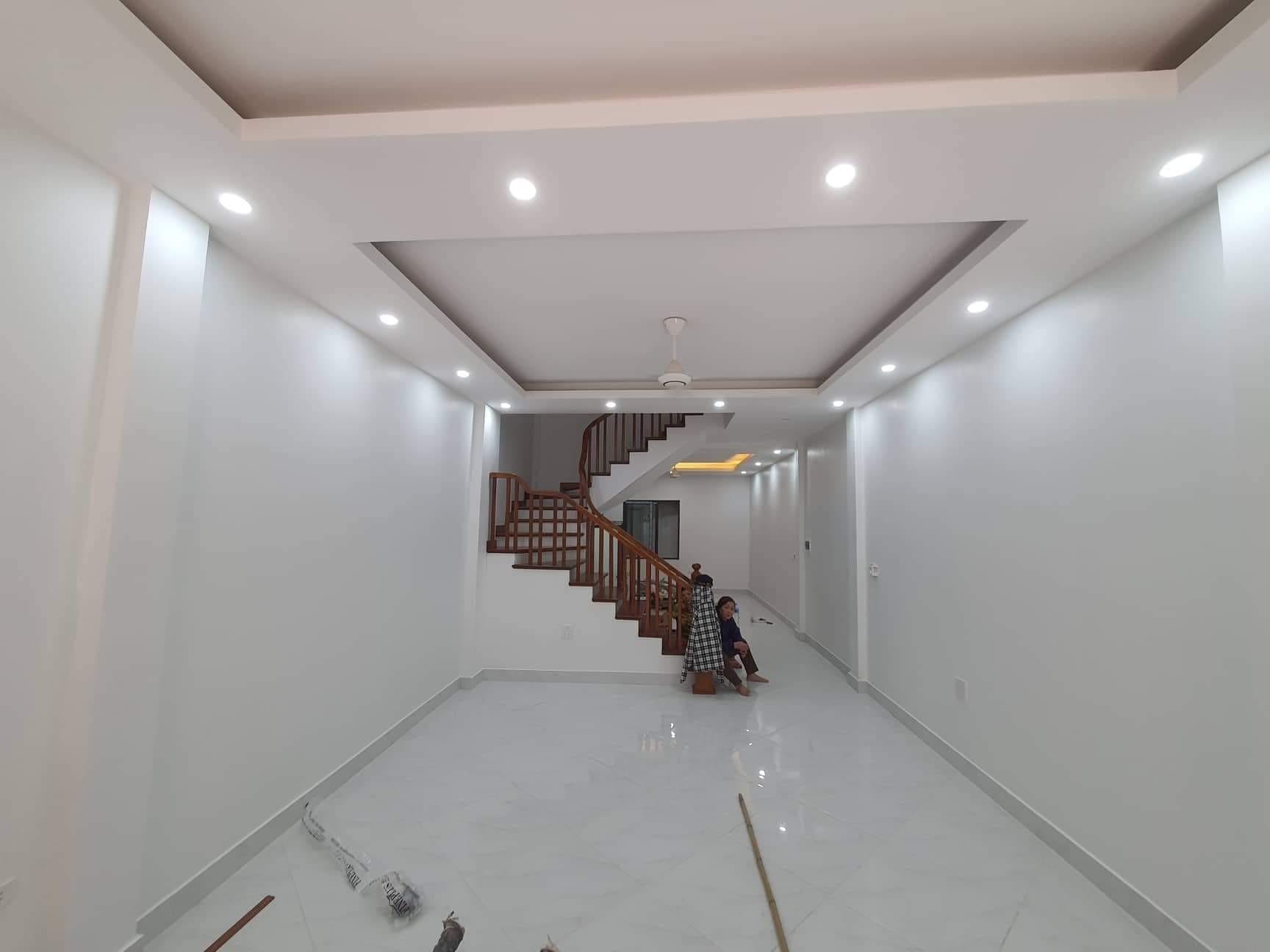 Bán nhà Mới Trung kÍnh - Cầu Giấy, Gần Ô tô, Kinh doanh nhỏ, 68m2 x4T, MT4.6m giá 10 tỷ.