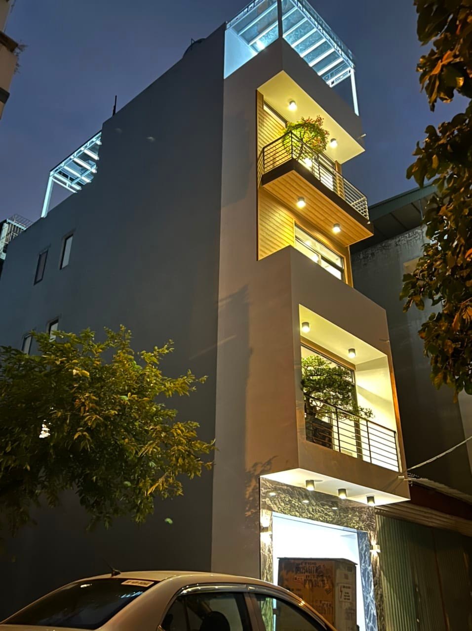 Bán nhà siêu đẹp Văn Phú Hà Đông, 4 tỷ 3, 42m. 5 tầng, MT 4m, ô tô đỗ cách nhà 30m.