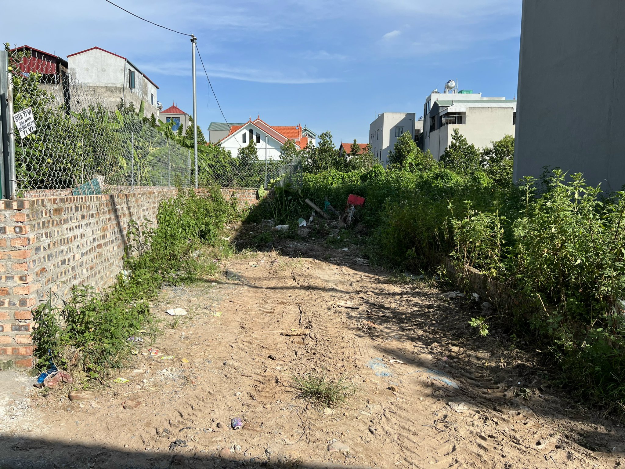 Không sử dụng đến cần bán gấp mảnh đất thổ cư nằm tại trục chính thôn Chu Xá, Kiêu Kỵ