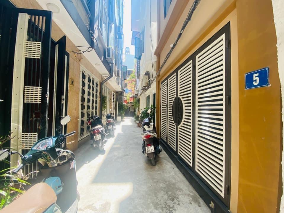 BÁN GẤP NHÀ PHÂN LÔ 50 M2 (4.6*11) PHÁO ĐÀI LÁNG -ĐỐNG ĐA FUL NỘI THẤT NHỈNH 5 TỶ